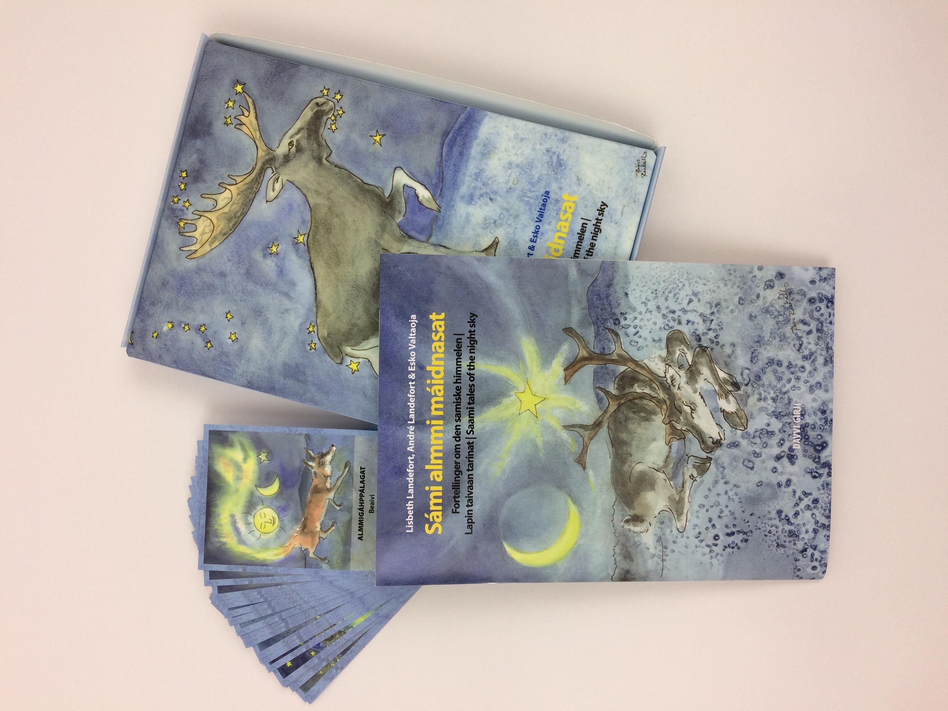Sámi almmi máidnasat = Fortellinger om den samiske himmelen = Lapin taivaan tarinat = Saami tales of the night sky. 1 hefte. 36 kort