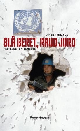 Blå beret, raud jord