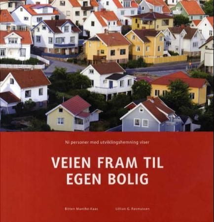 Ni personer med utviklingshemning viser veien fram til egen bolig